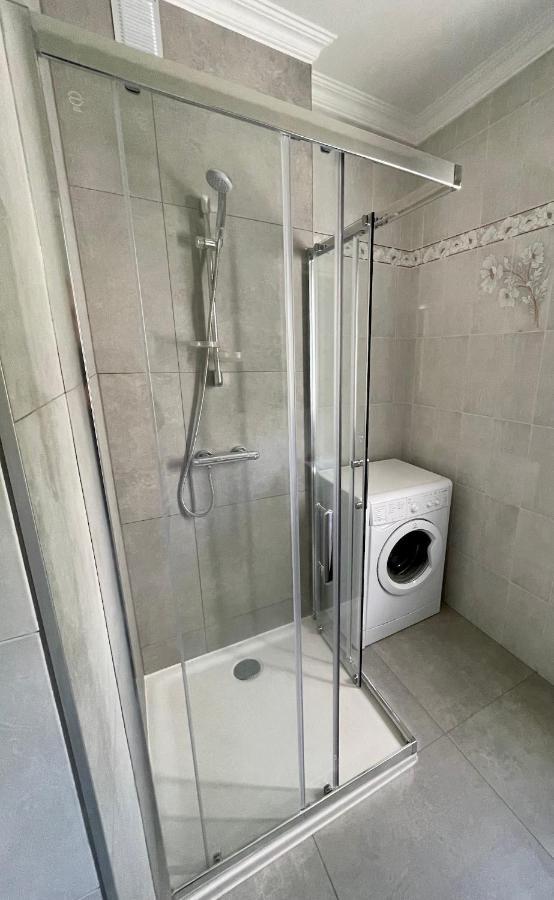 Rez De Jardin De 65M2 Dans Villa A Nizza Exterior foto