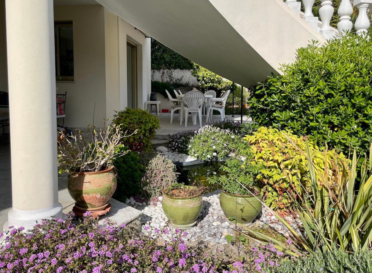 Rez De Jardin De 65M2 Dans Villa A Nizza Exterior foto